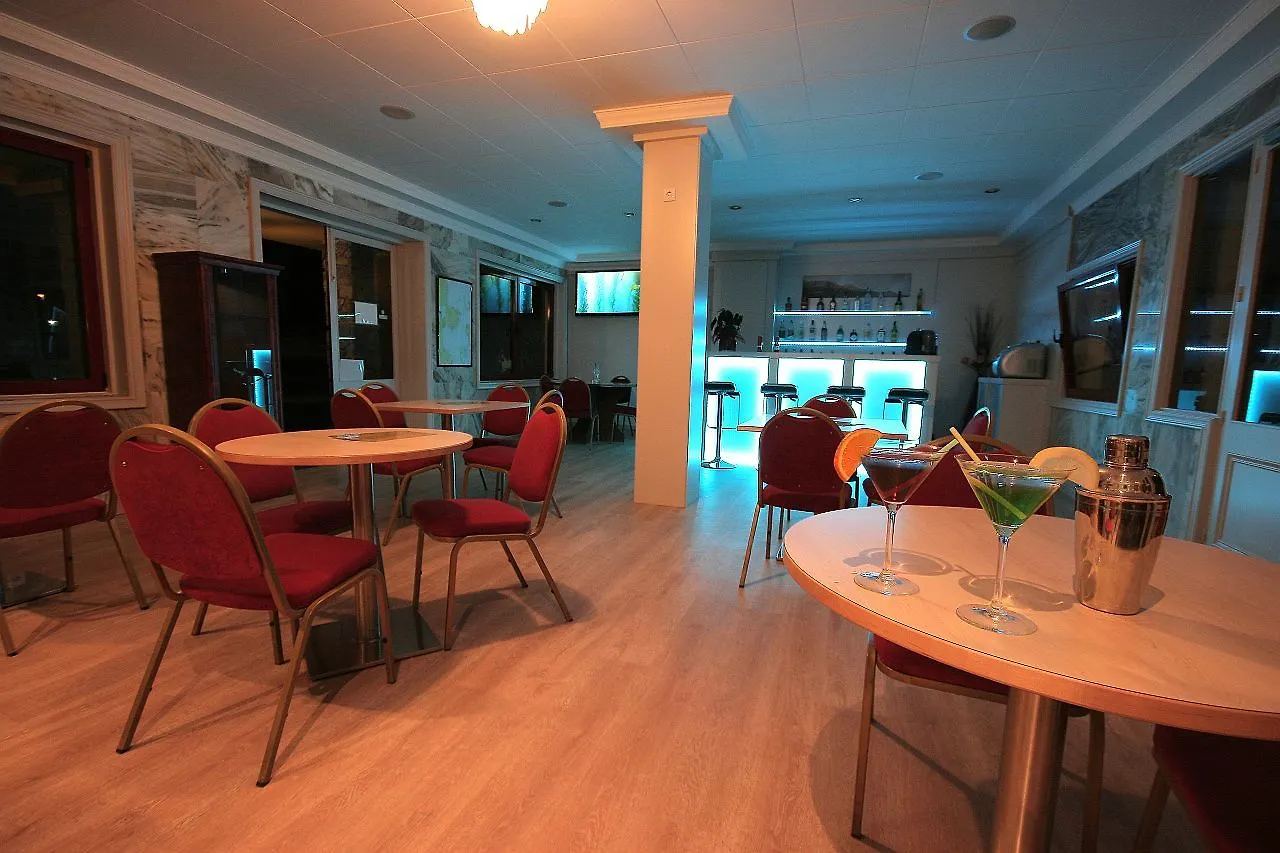 מלון רוזס Ciudad De Vacaciones Cala Montjoi אתר נופש